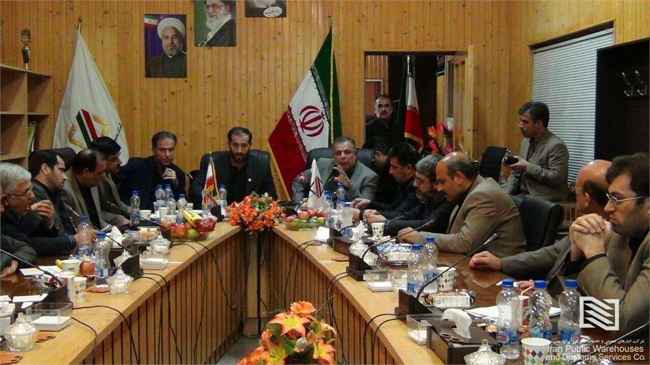 در جلسه مشترک معاون و مدیران‌کل ستادی گمرک ایران با مدیران و مسئولان شهرستان آستارا مطرح شد: بررسی راه‌کارهای رفع مشکلات و