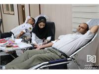 مشارکت گسترده کارکنان و مراجعین شرکت انبارهای عمومی امام خمینی(ره) در طرح اهدای خون 1